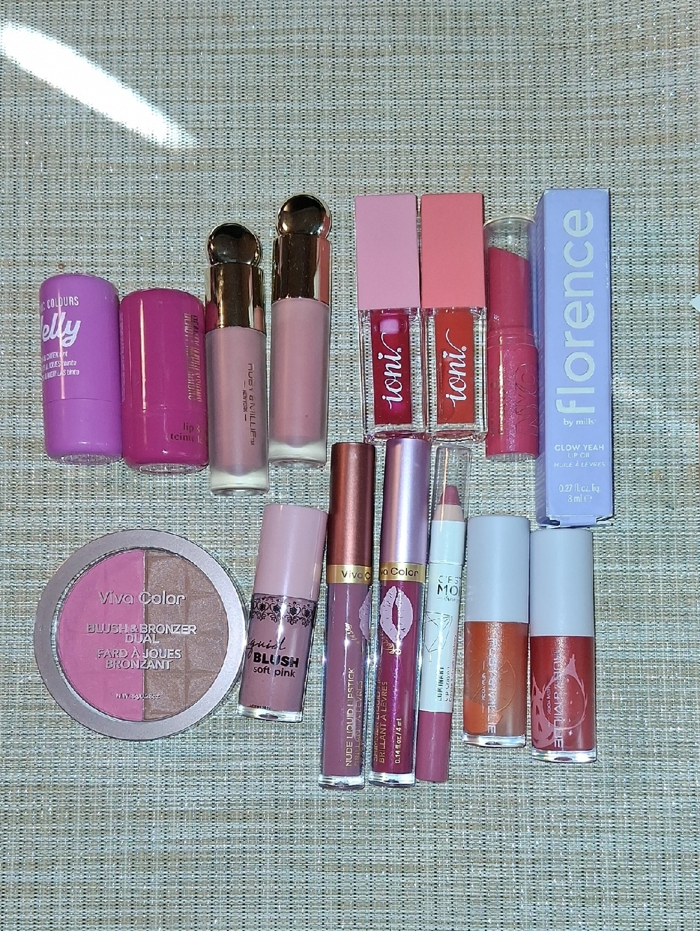 Set Of Blush, Bronzer And Lippies